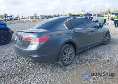 2011 Honda Accord 2.4 Ex z USA, uszkodzony, nr VIN 1HGCP2F78BA109734